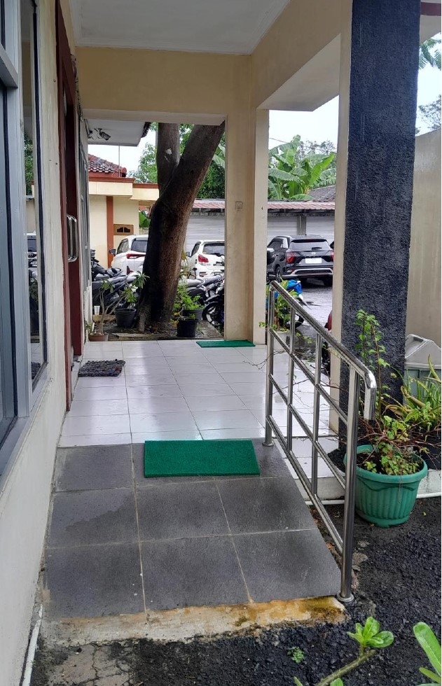 Tangga Ramah Disabilitas